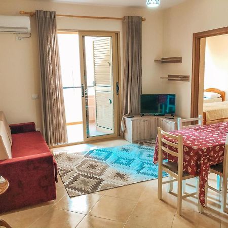 Mimi'S Beach Apartment Vlore Exterior photo